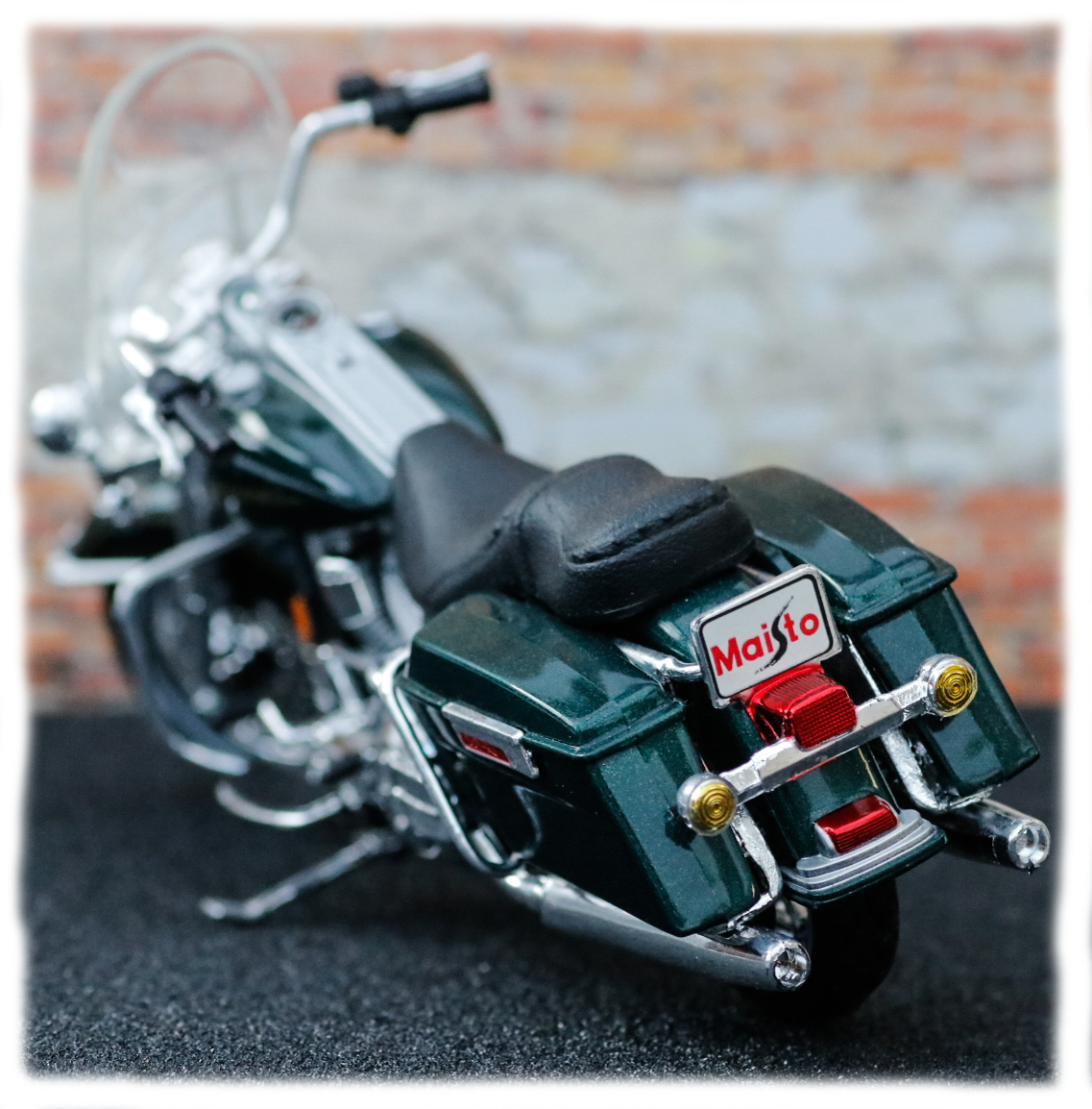 Maisto Harley Davidson FLHR Road King