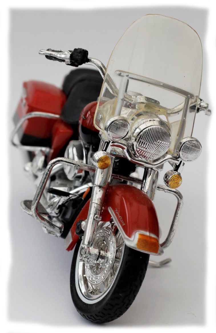 Maisto Harley Davidson FLHR Road King