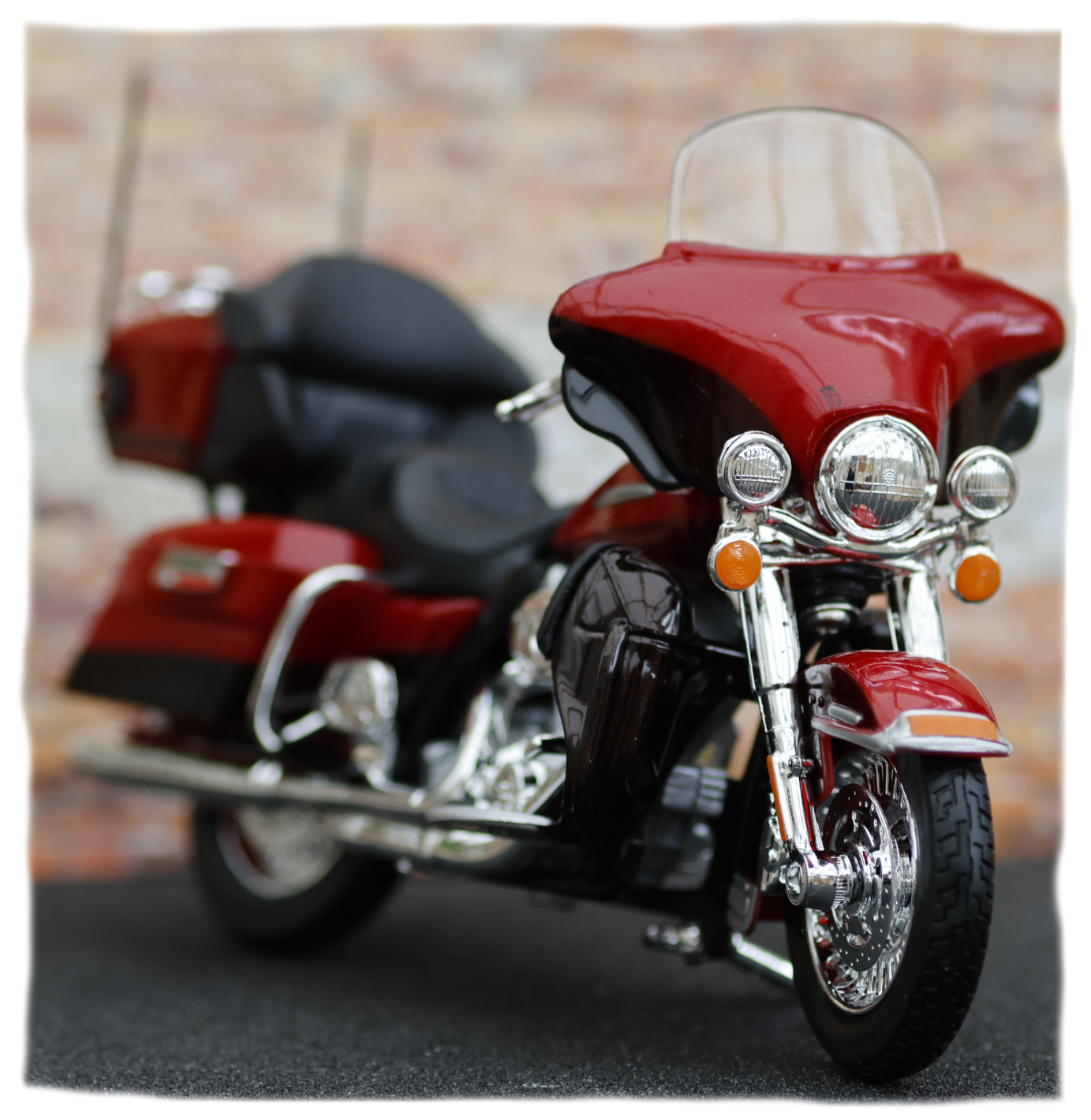 Maisto Harley Davidson FLHTK Electra Glide Ultra Ltd 2013