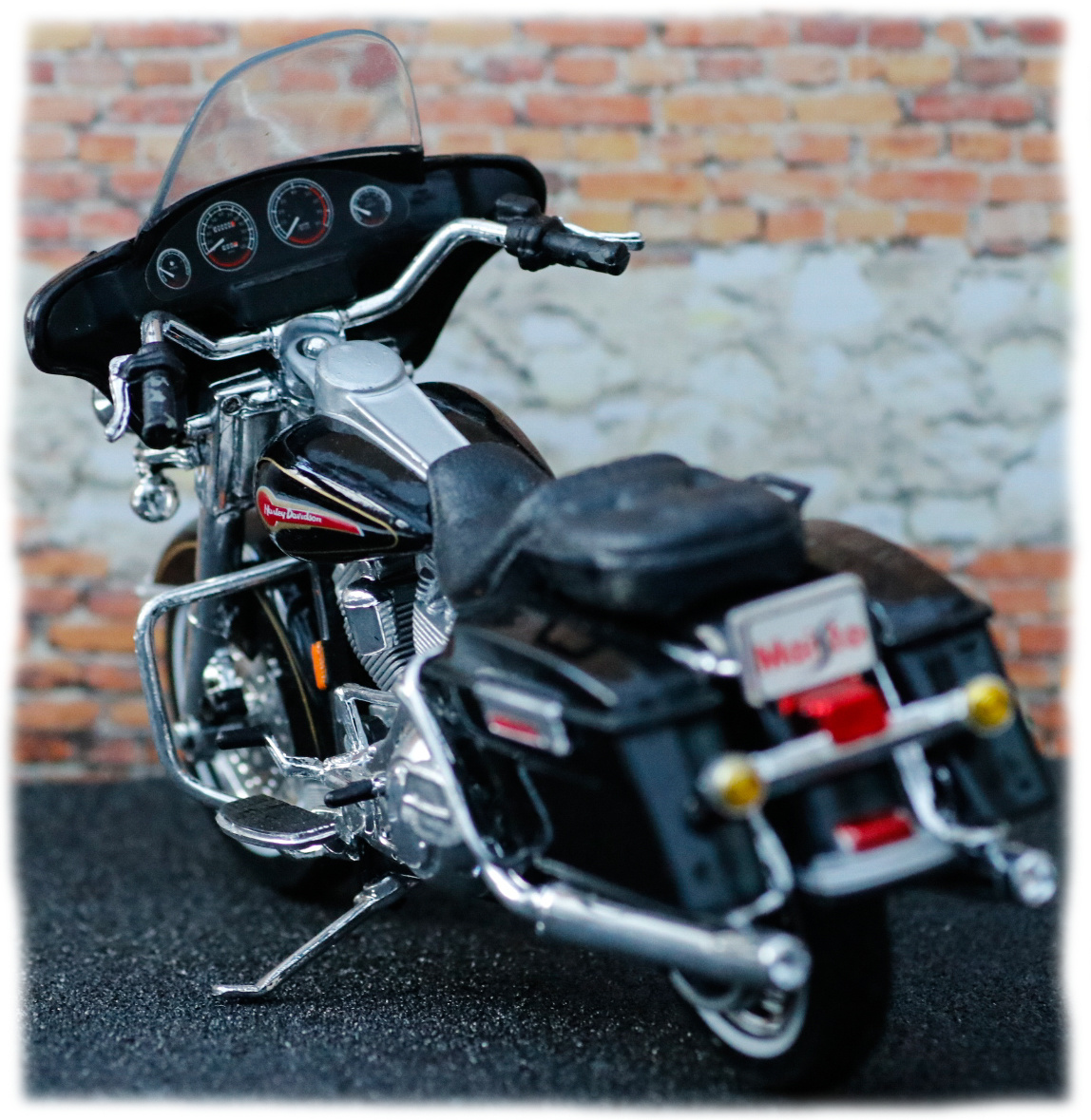 Maisto Harley Davidson FLHT Electra Glide Standard 1997