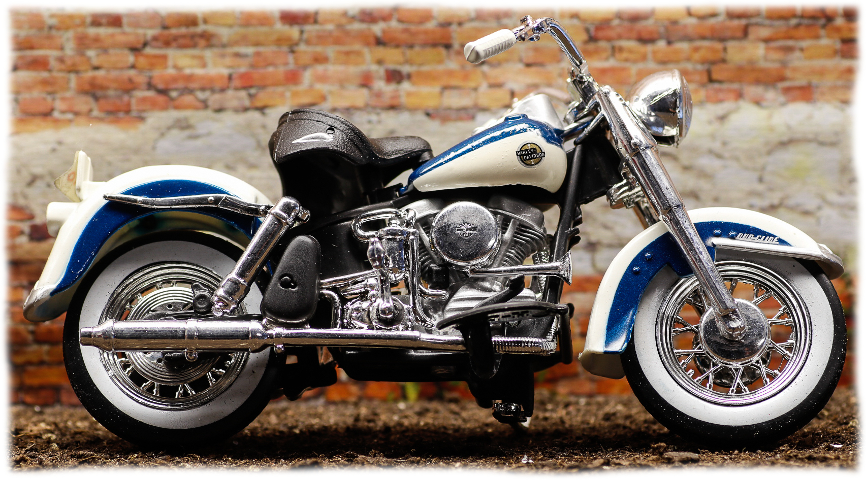 Maisto Harley Davidson FLH Duo Glide 1958