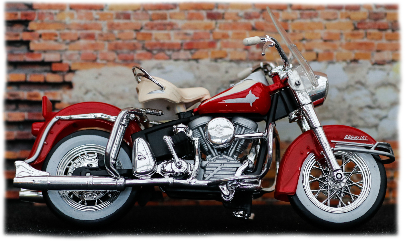 Maisto Harley Davidson FLH Duo Glide 1962