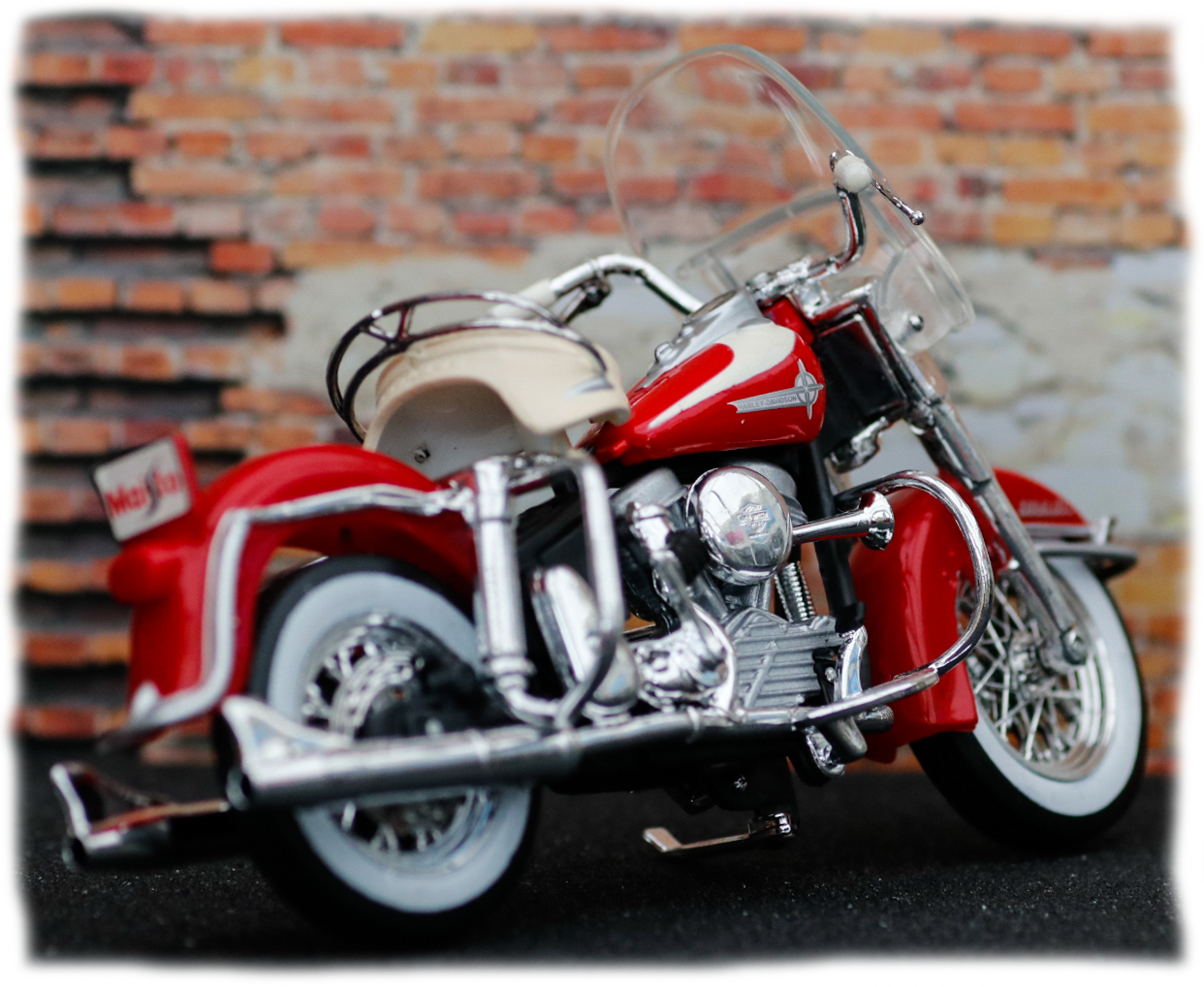 Maisto Harley Davidson FLH Duo Glide 1962