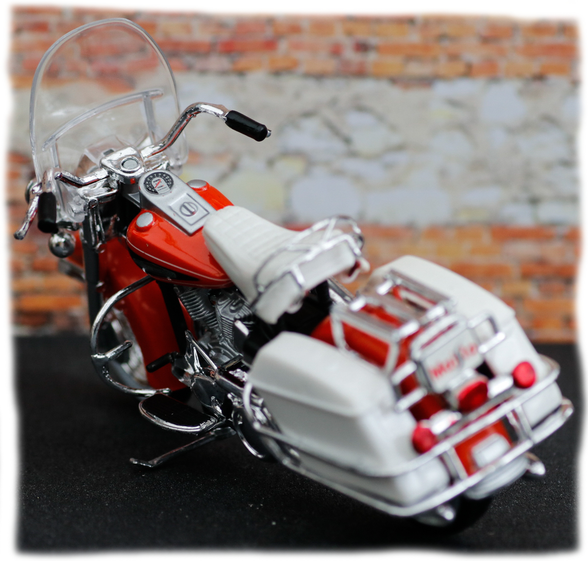 Maisto Harley Davidson FLH Electra Glide 1968