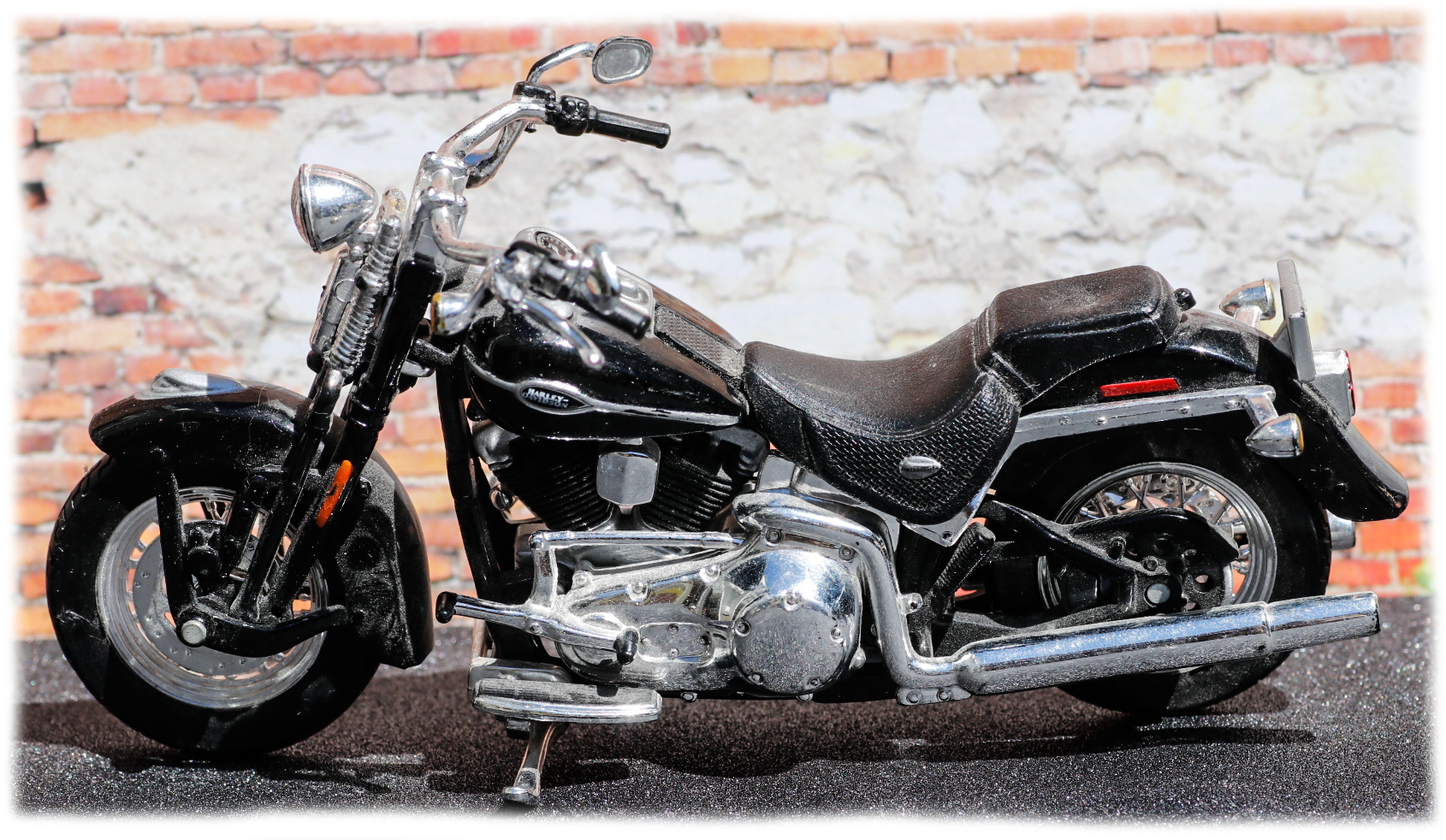 Maisto Harley Davidson FLSTCI Softail Springer Classic 2005