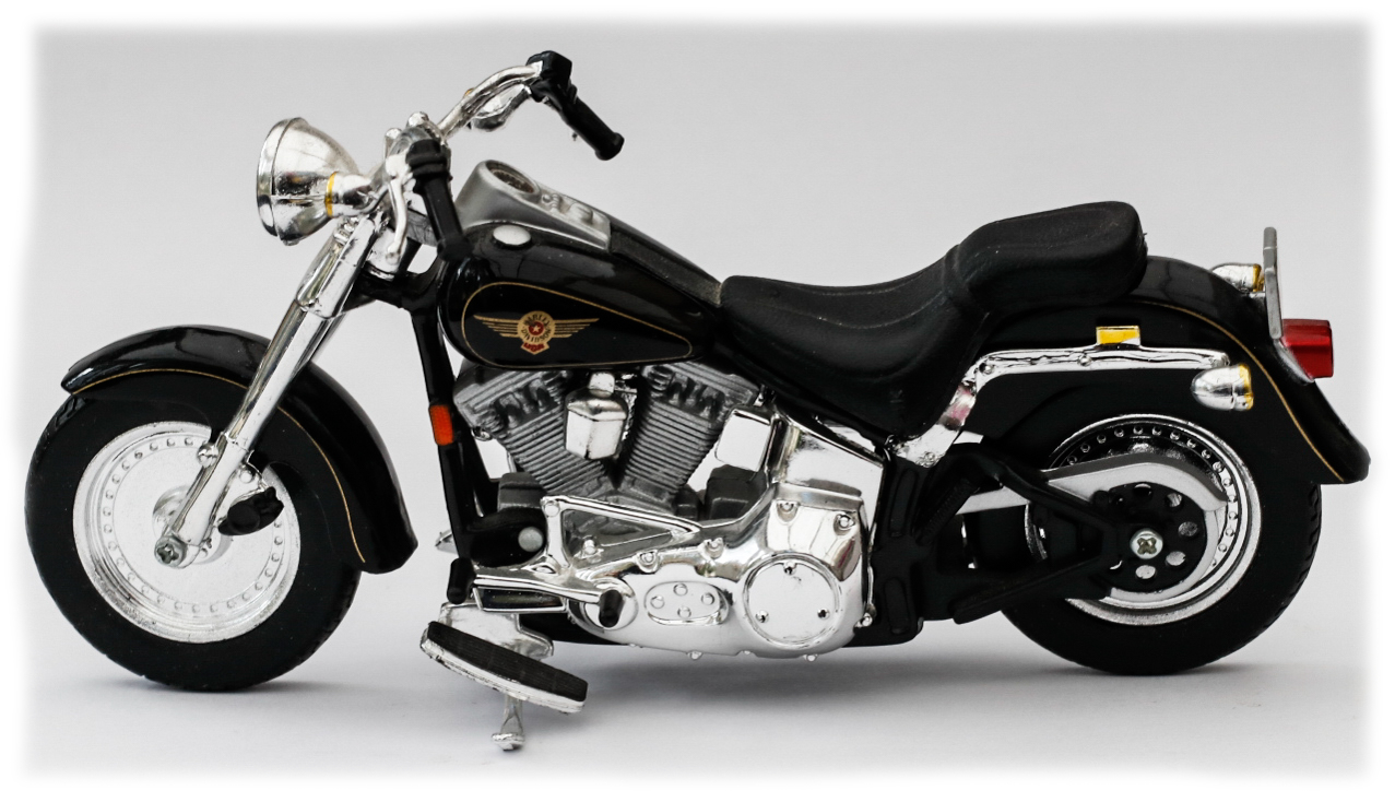 Maisto Harley Davidson FLSTF Fatboy 1990 Maisto Harley Davidson FLSTF Fatboy 1990