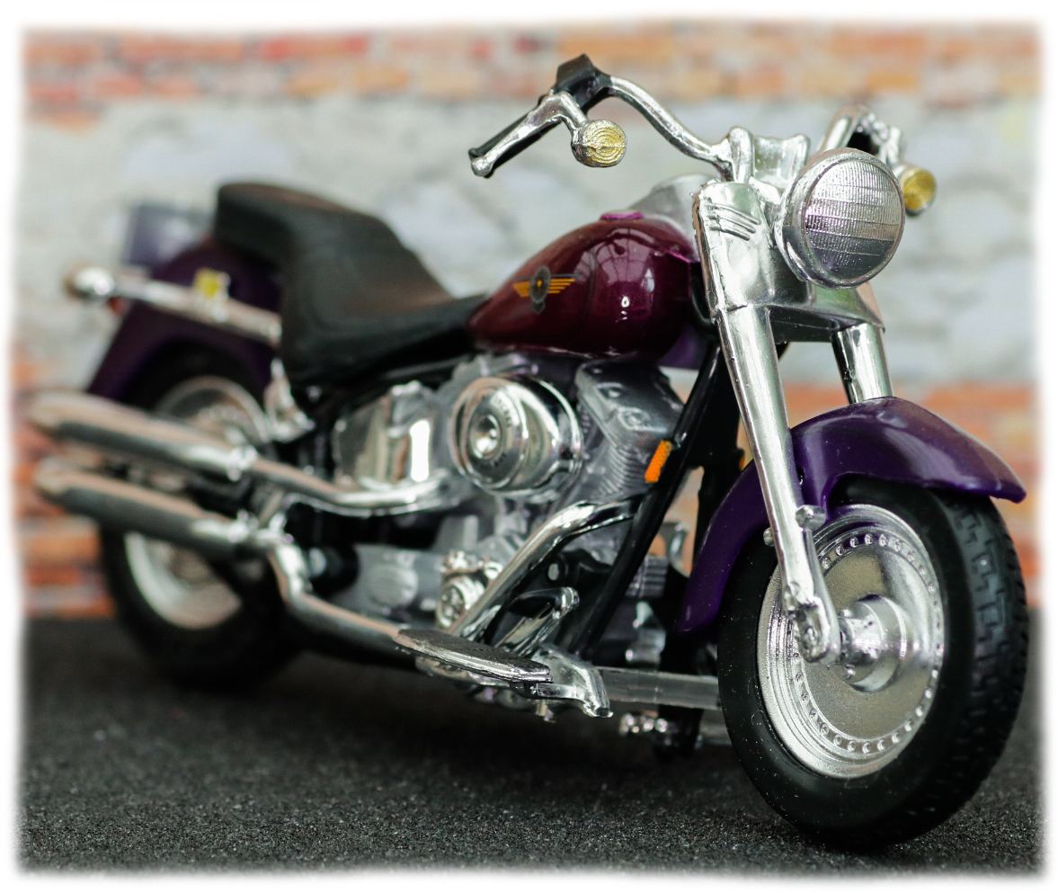Maisto Harley Davidson FLSTF Fat boy 2002 Maisto Harley Davidson FLSTF Fat boy 2002