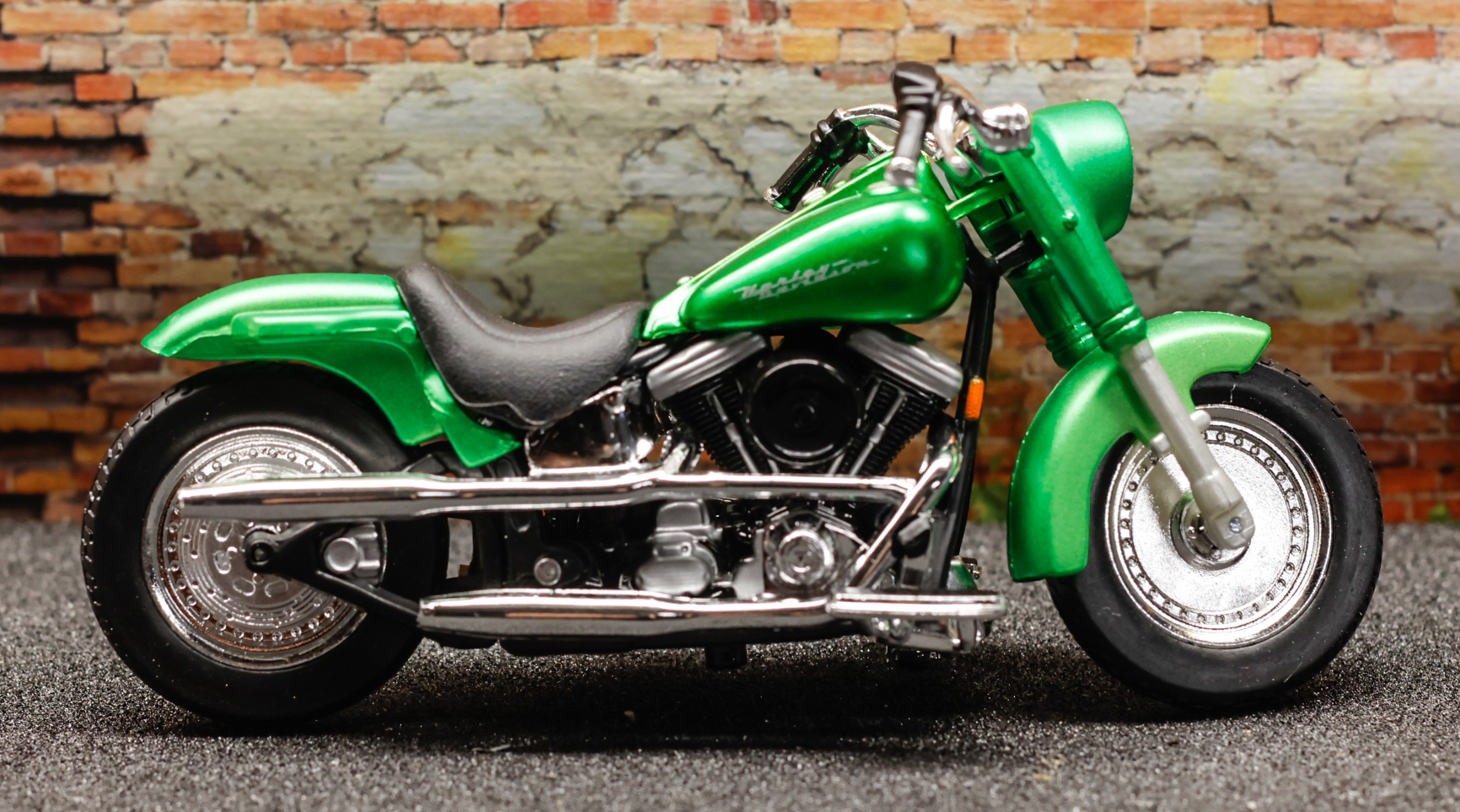 Maisto Harley Davidson FLSTF Street Stalker 2000