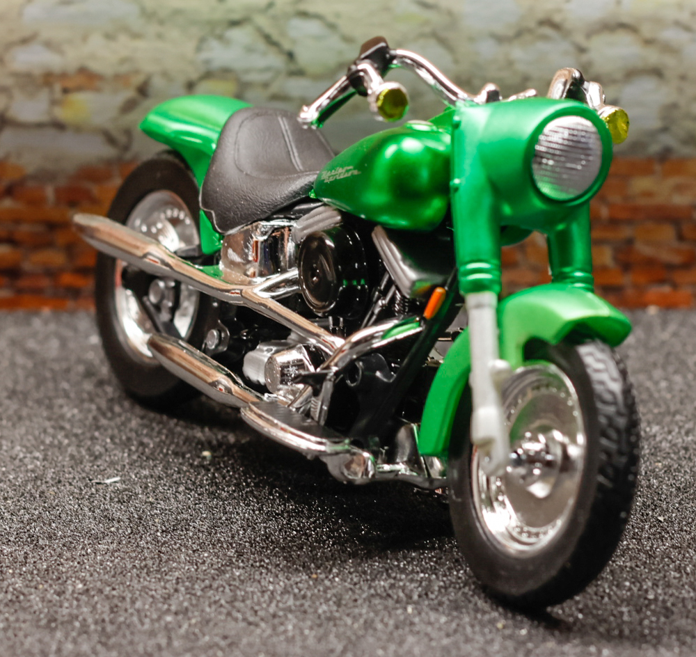 Maisto Harley Davidson FLSTF Street Stalker 2000