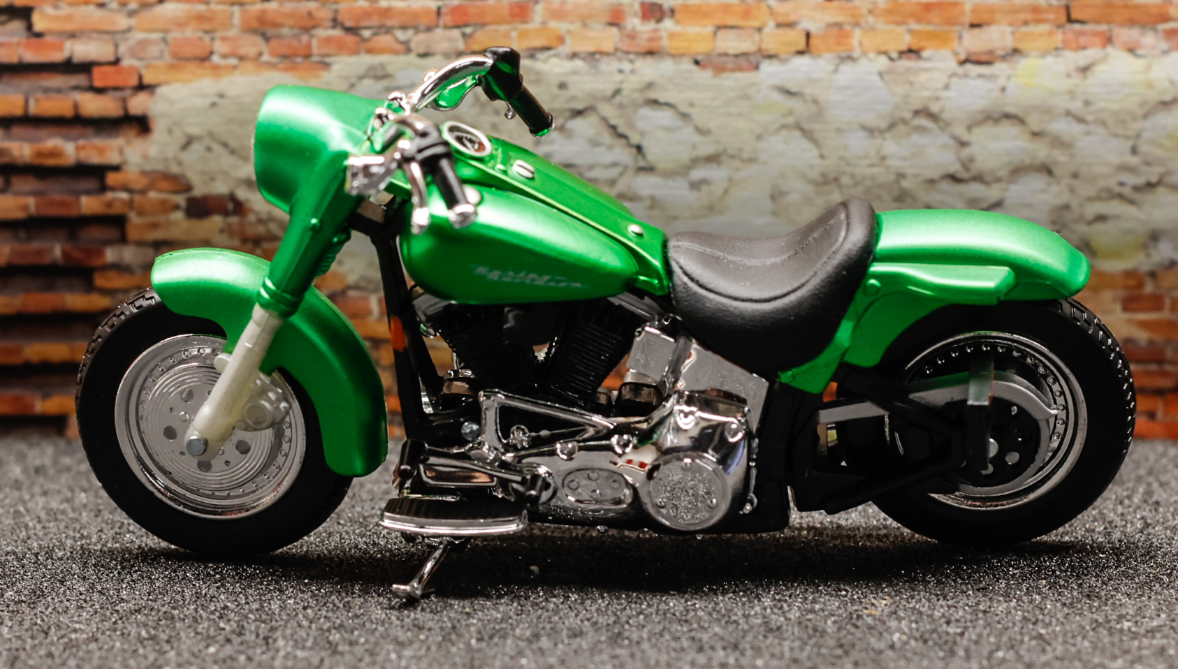 Maisto Harley Davidson FLSTF Street Stalker 2000