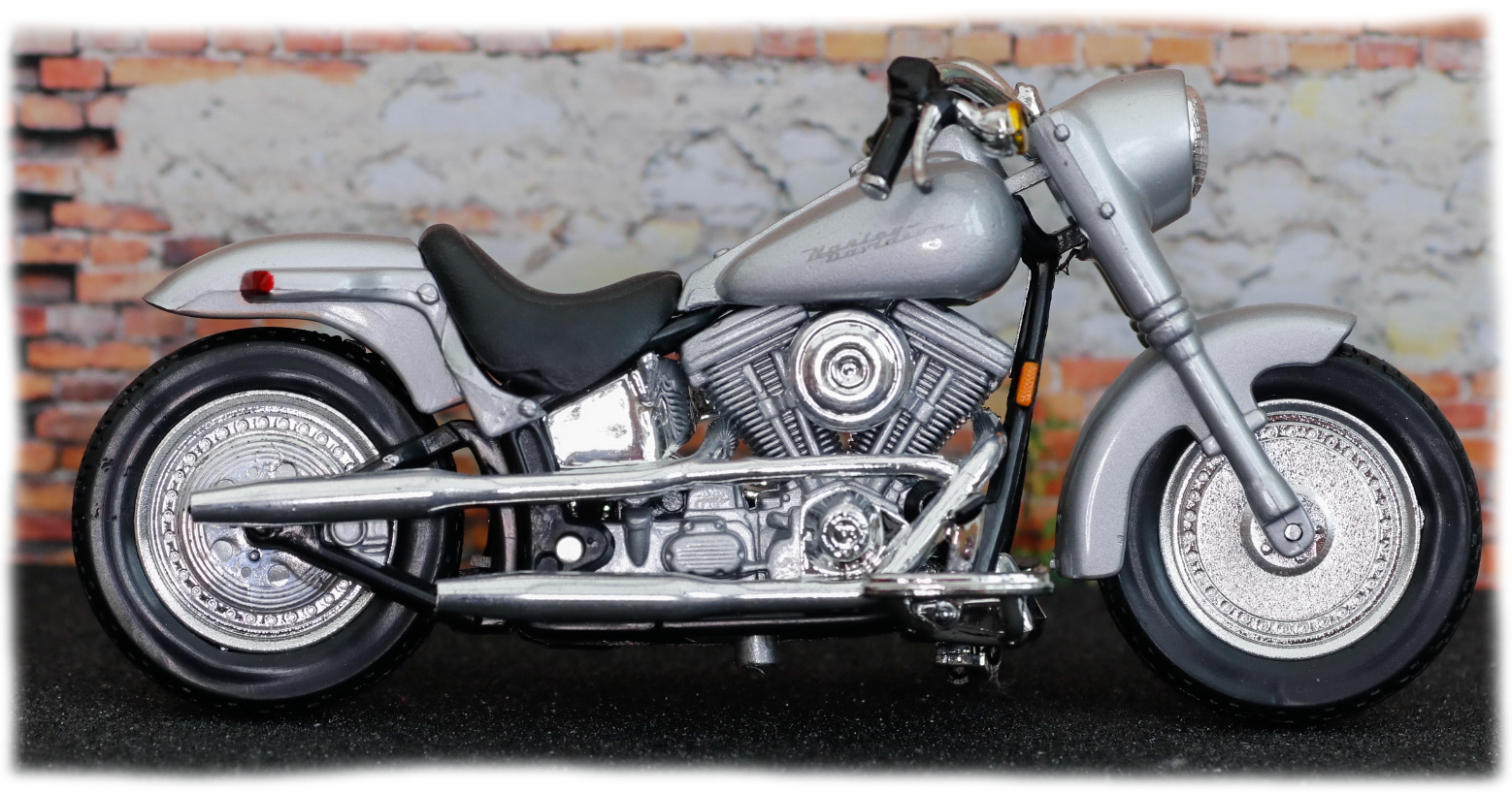 Maisto Harley Davidson FLSTF Street Stalker 2000