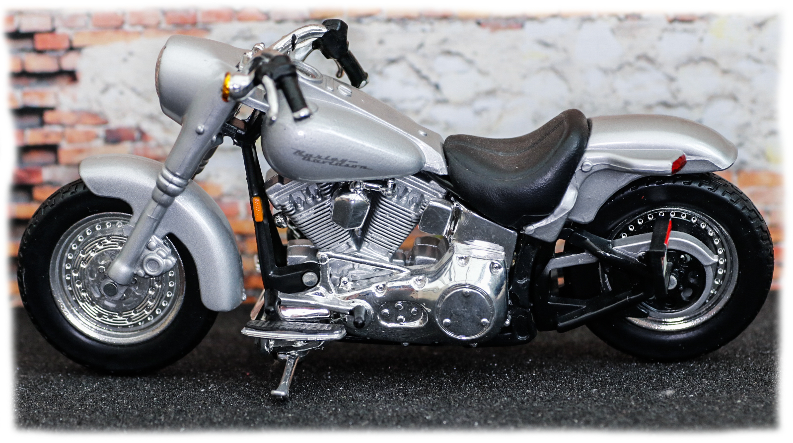 Maisto Harley Davidson FLSTF Street Stalker 2000