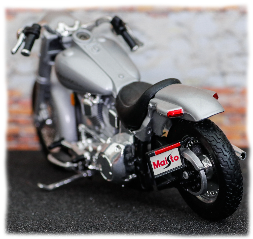 Maisto Harley Davidson FLSTF Street Stalker 2000