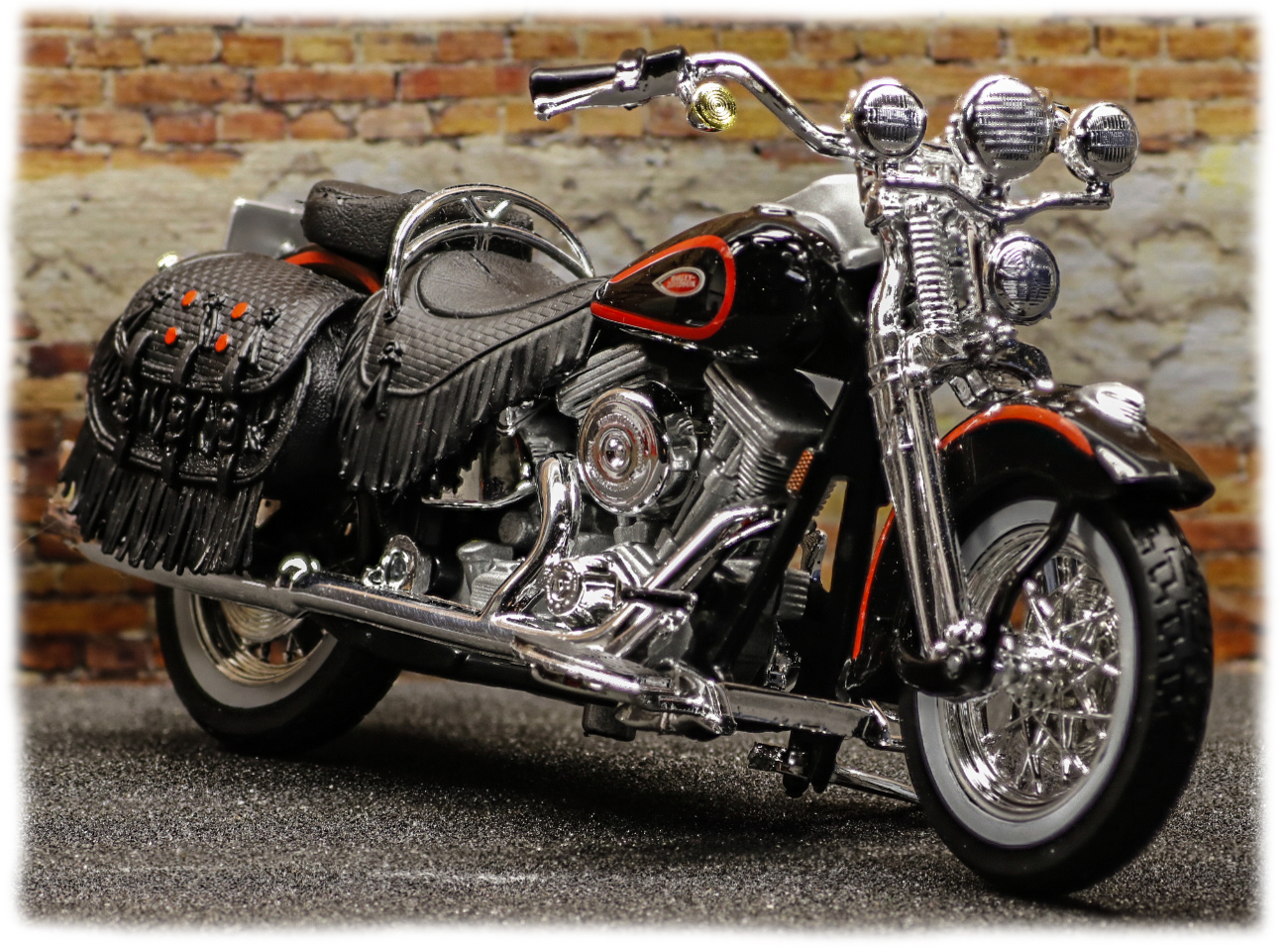 Maisto Harley Davidson FLSTS Heritage Springer 1998 Maisto Harley Davidson FLSTS Heritage Springer 1998