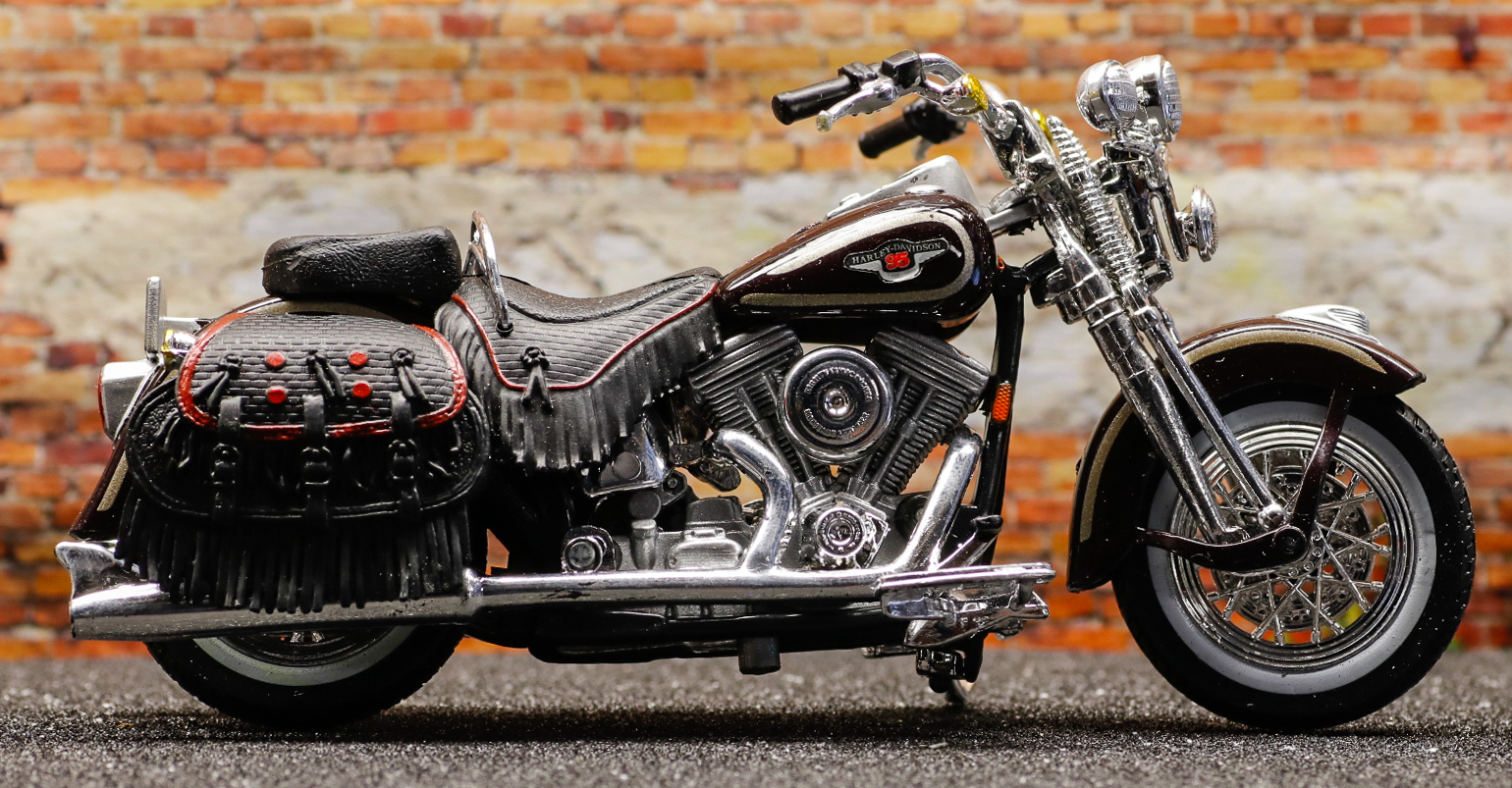 Maisto Harley Davidson FLSTS Heritage Springer 1998