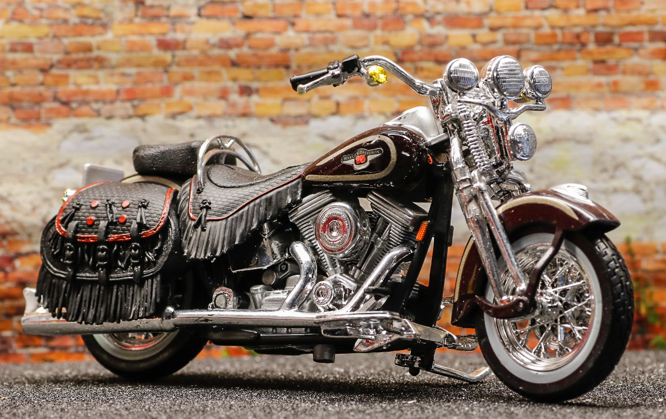 Maisto Harley Davidson FLSTS Heritage Springer 1998