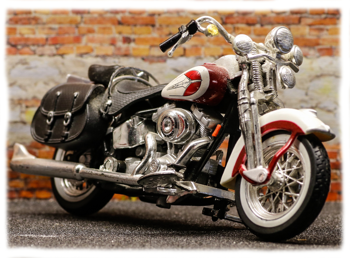 Maisto Harley Davidson FLSTS Heritage Springer 2001