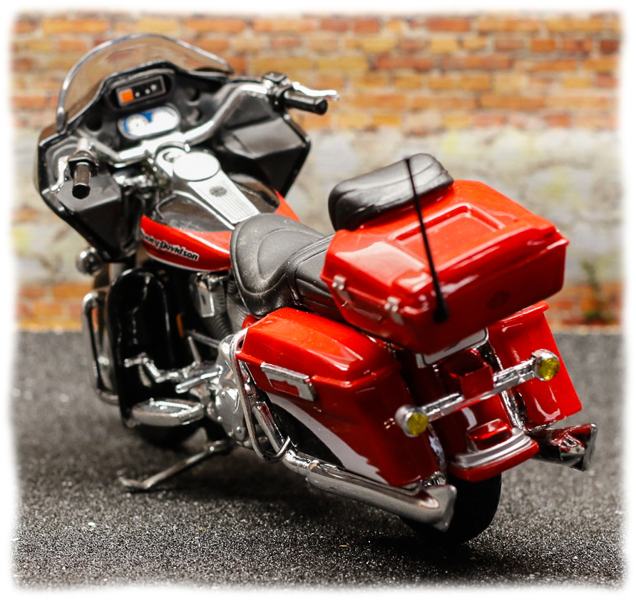 Maisto Harley Davidson FLTRSEI Screamin Eagle Road Glide