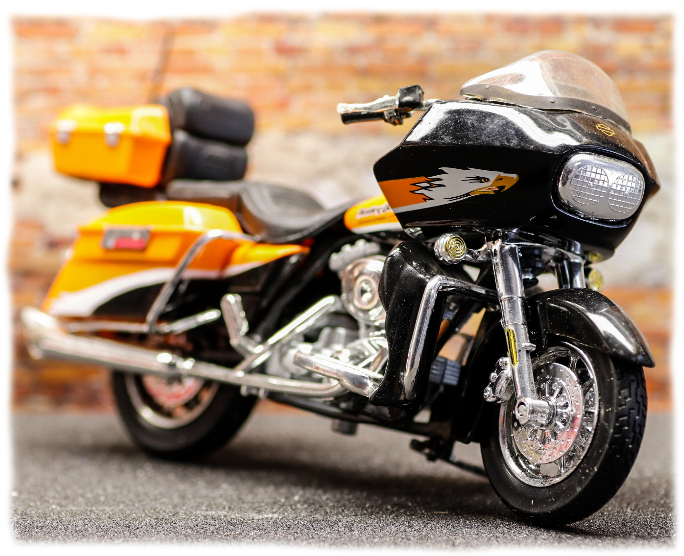 Maisto Harley Davidson FLTRSEI Screamin Eagle Road Glide