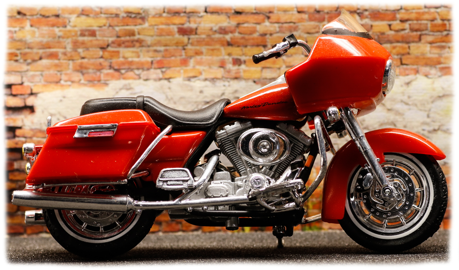 Maisto Harley Davidson FLTR Road Glide 2000