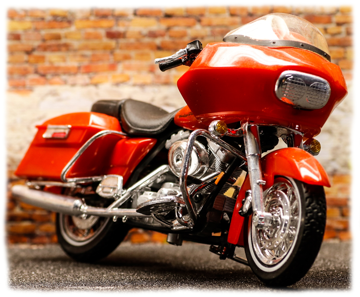Maisto Harley Davidson FLTR Road Glide 2000
