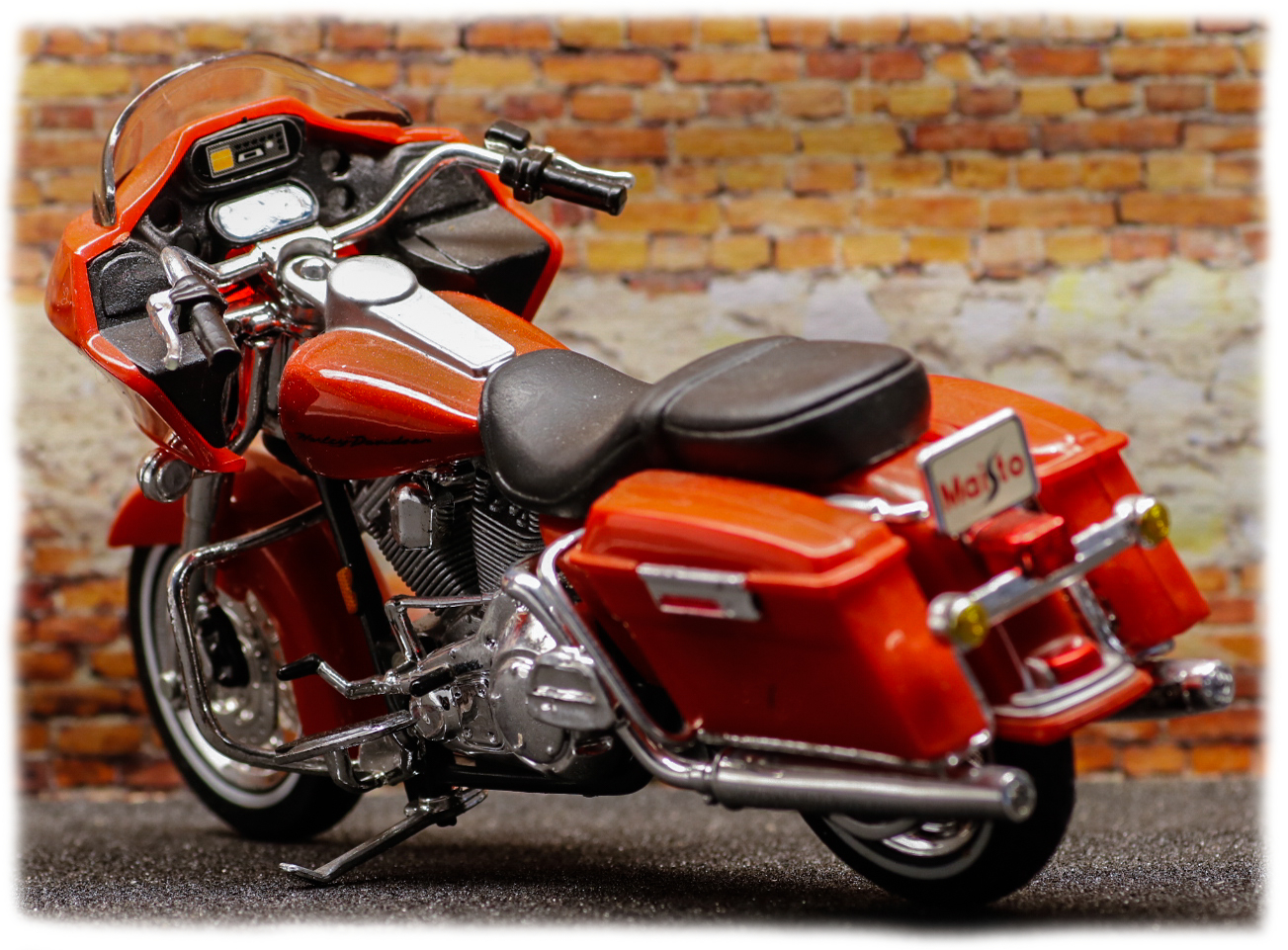 Maisto Harley Davidson FLTR Road Glide 2000