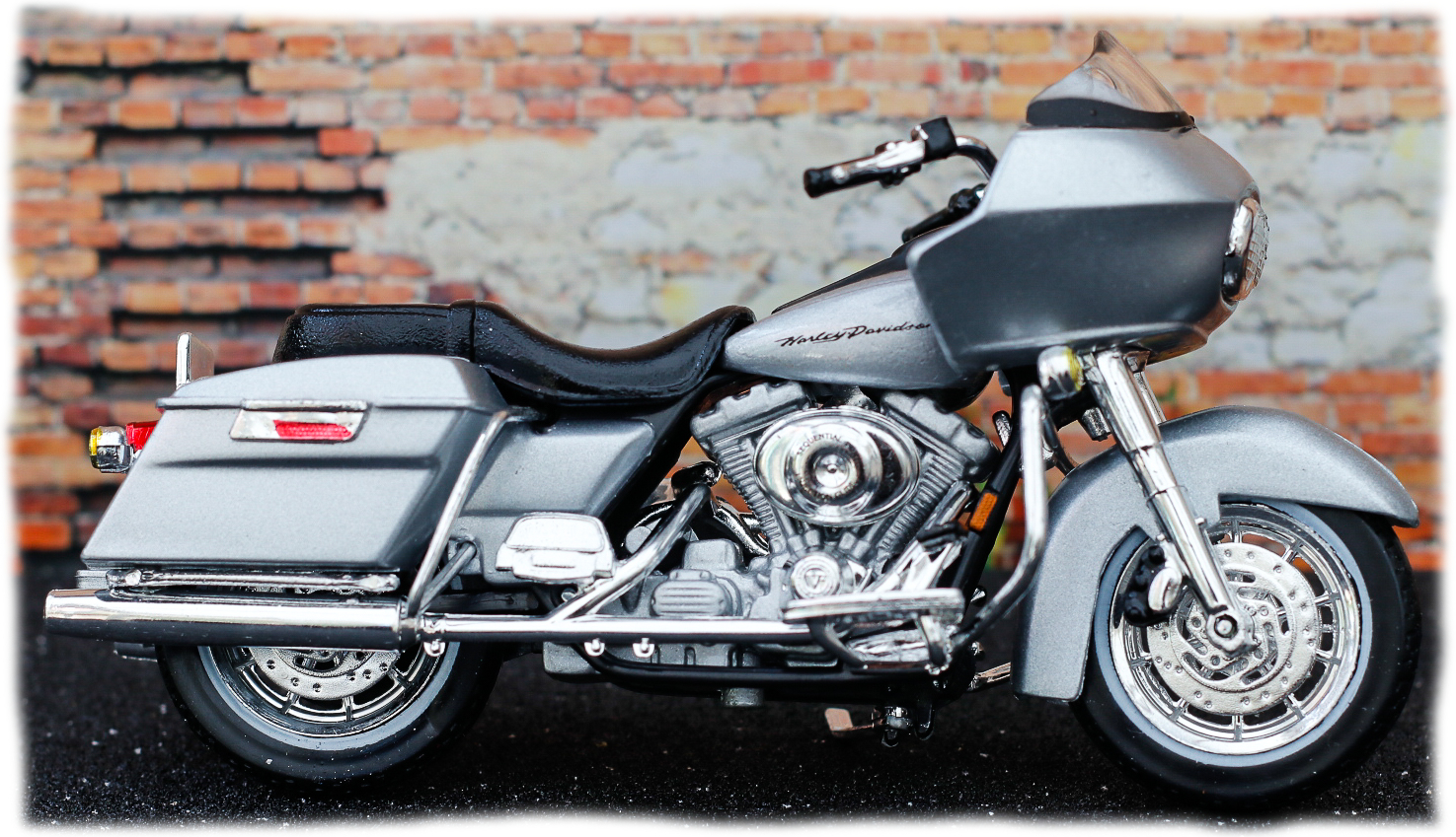 Maisto Harley Davidson FLTR Road Glide 2002
