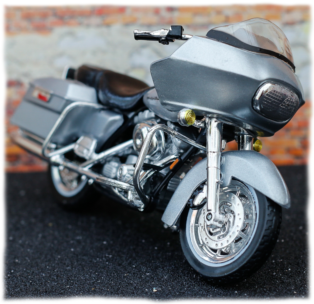Maisto Harley Davidson FLTR Road Glide 2002