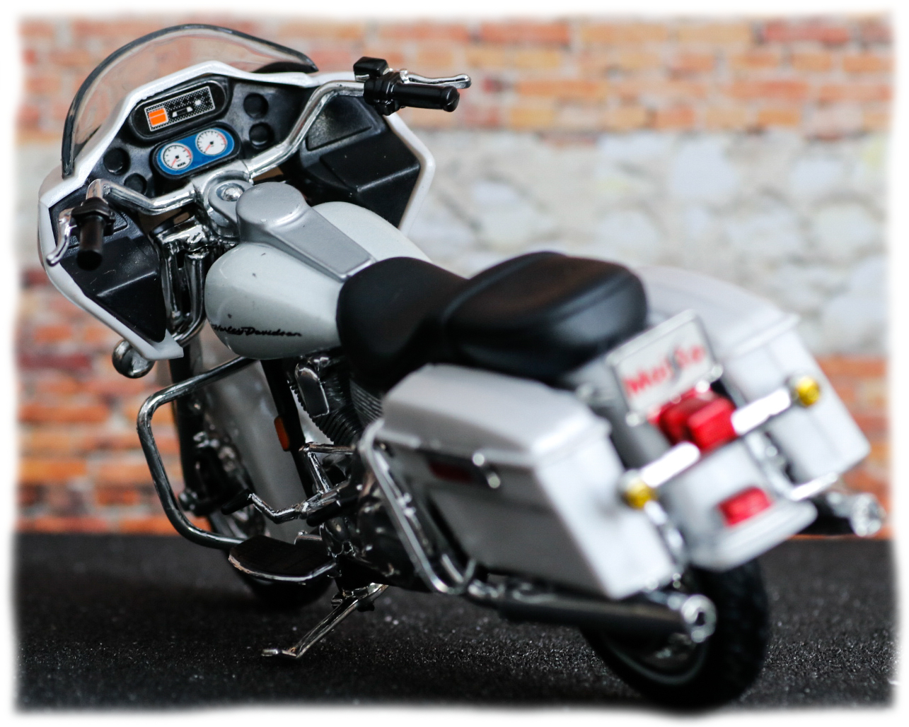 Maisto Harley Davidson FLTR Road Glide 2002