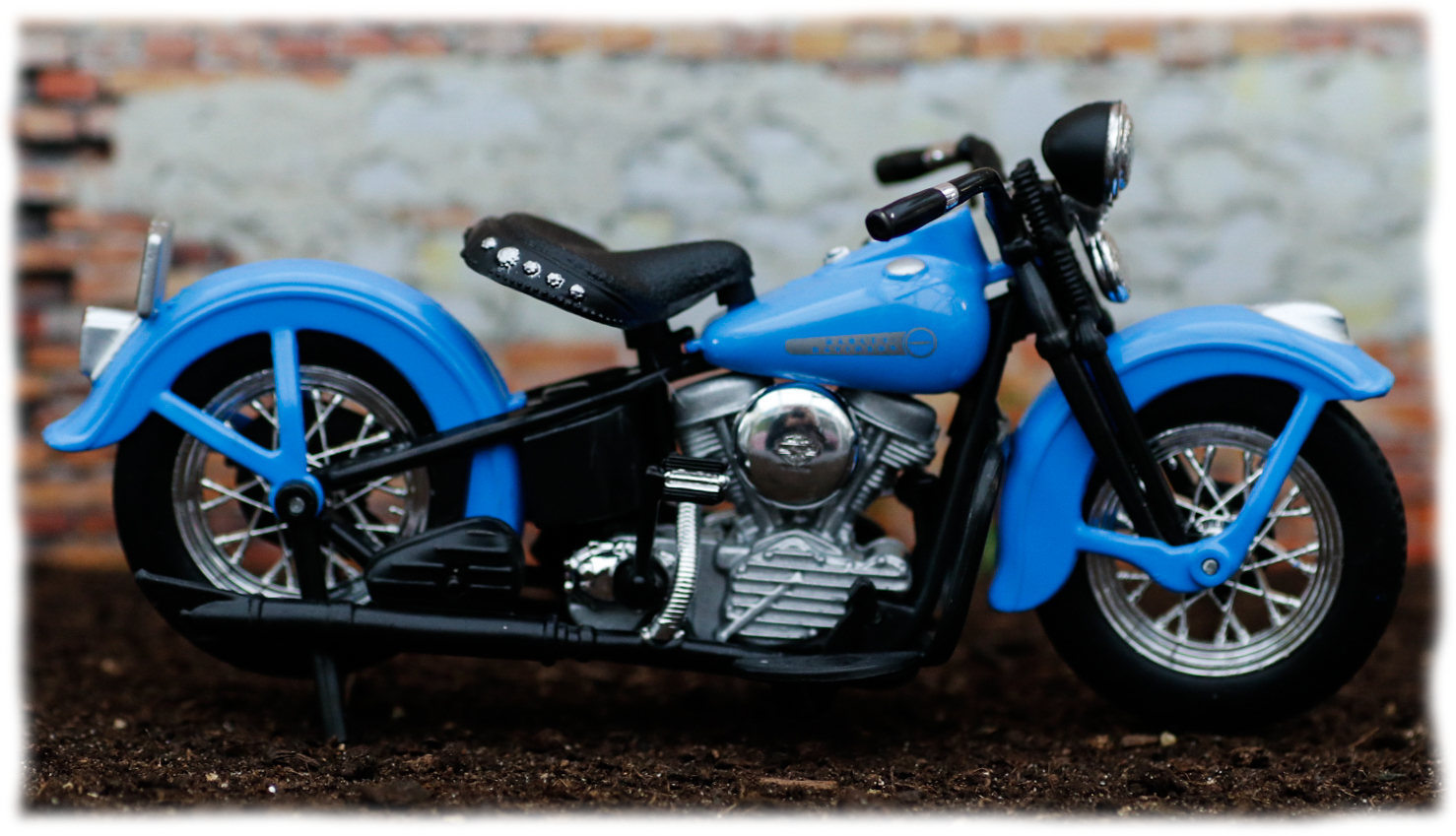 Maisto Harley Davidson FL Pan Head 1948 Maisto Harley Davidson FL Pan Head 1948