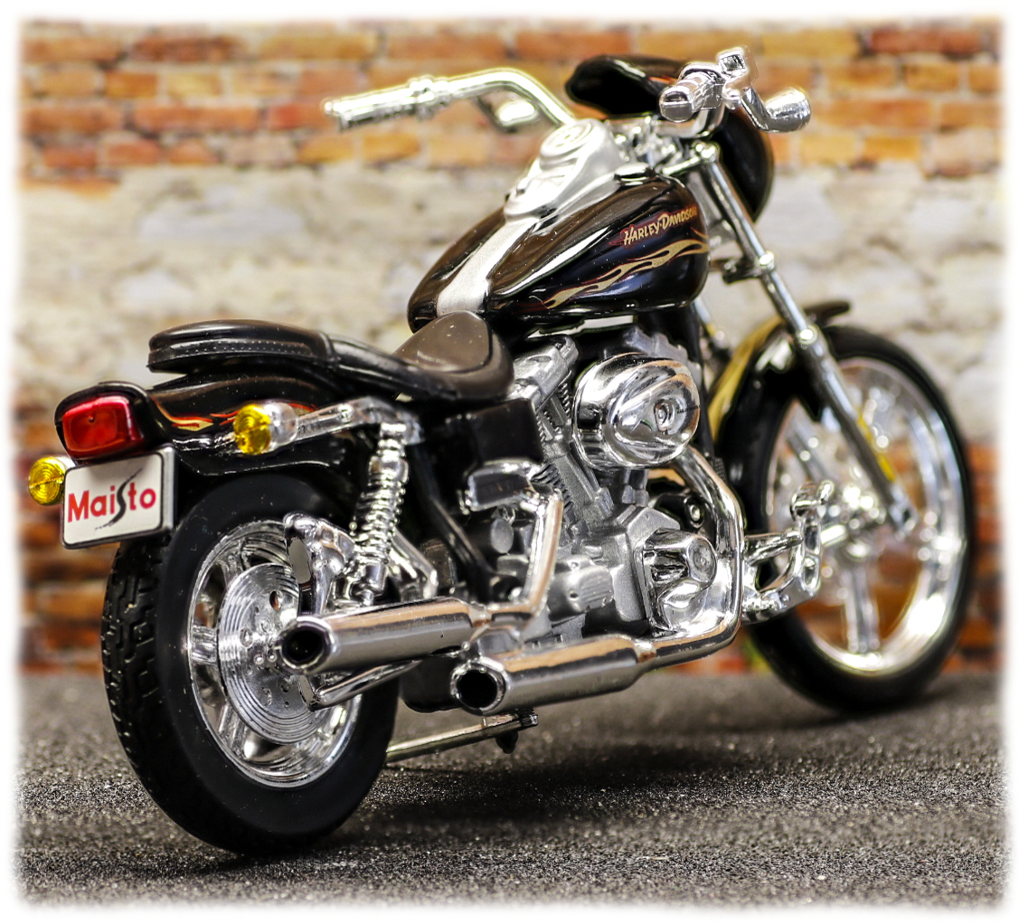 Maisto Harley Davidson FXDWG CVO Custom 2001