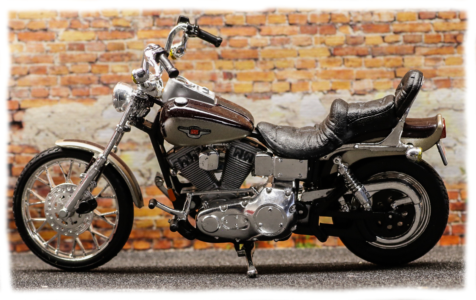 Maisto Harley Davidson FXDWG Dyna Wide Glide 1998