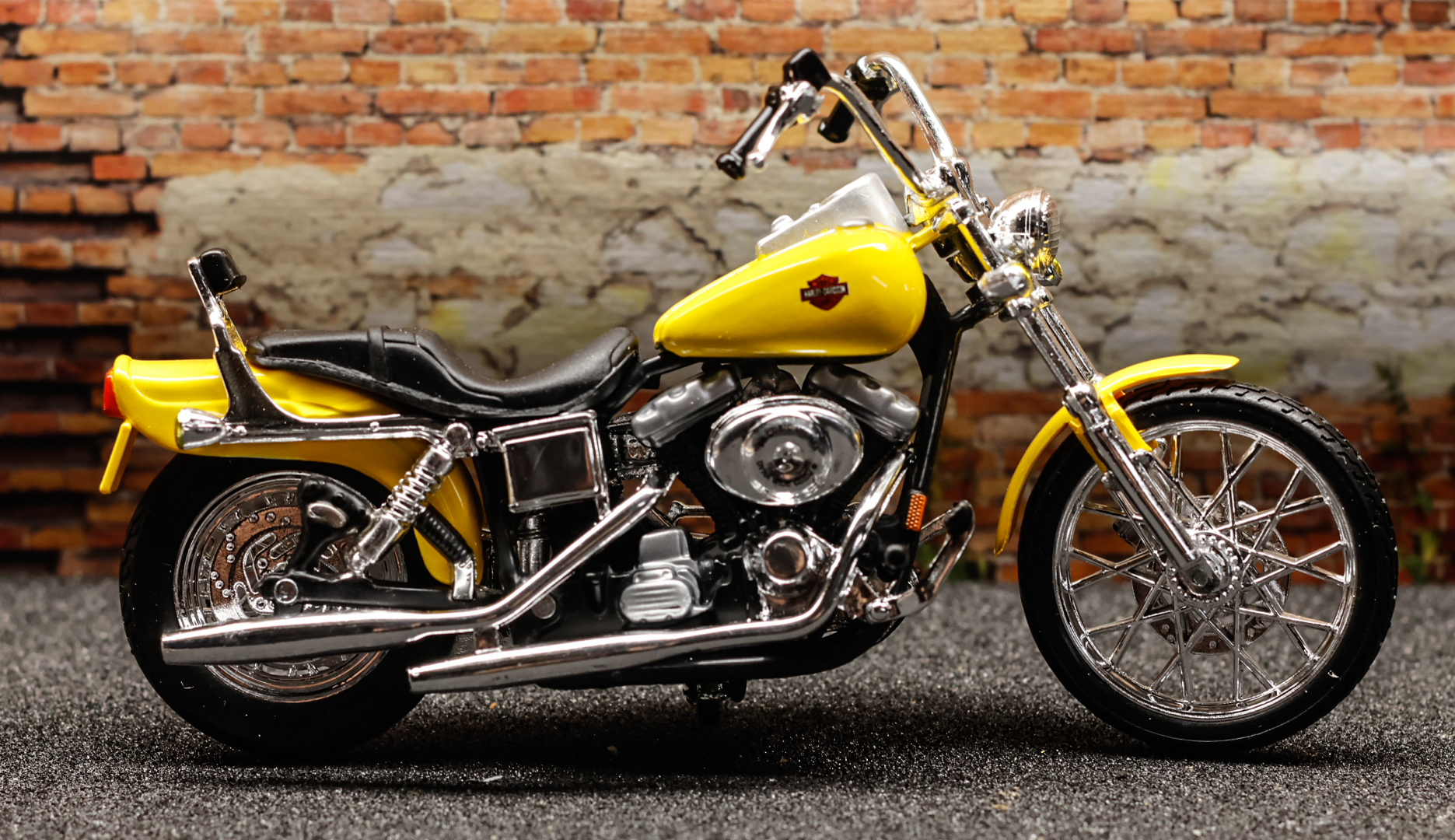 Maisto Harley Davidson FXDWG Dyna Wide Glide 2001