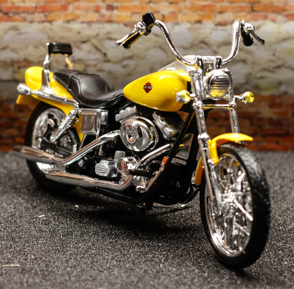 Maisto Harley Davidson FXDWG Dyna Wide Glide 2001
