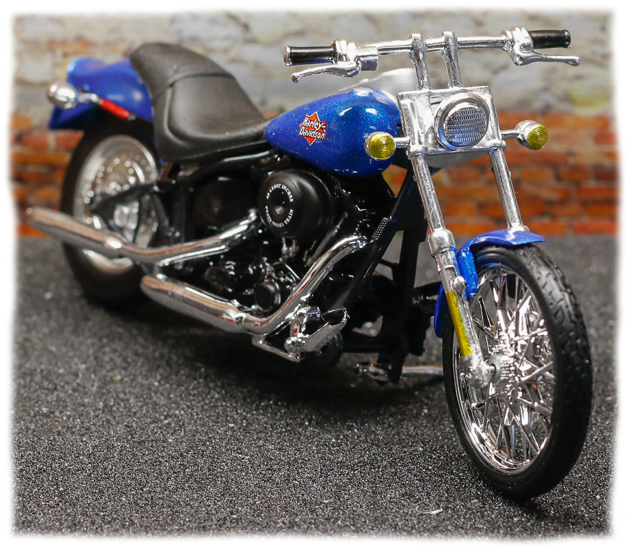 Maisto Harley Davidson FXSTB Night Train 2002 Maisto Harley Davidson FXSTB Night Train 2002