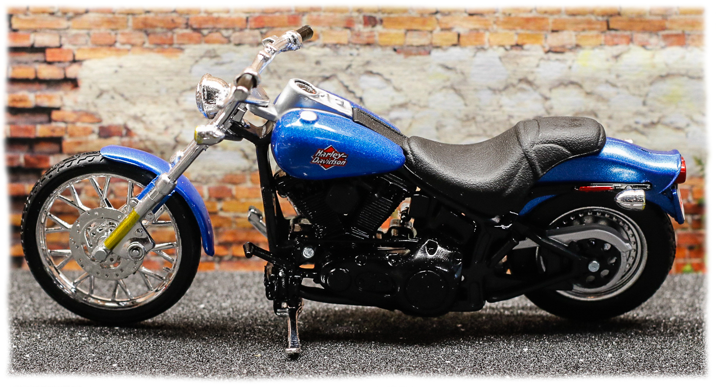 Maisto Harley Davidson FXSTB Night Train 2002 Maisto Harley Davidson FXSTB Night Train 2002