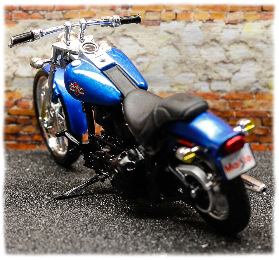 Maisto Harley Davidson FXSTB Night Train 2002 Maisto Harley Davidson FXSTB Night Train 2002