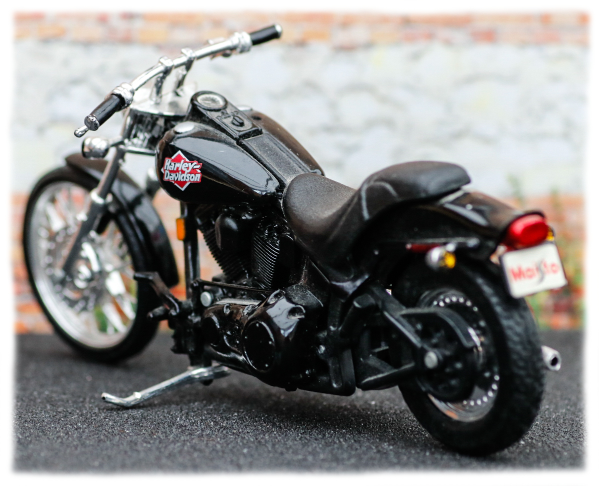 Maisto Harley Davidson FXSTB Night Train 2002