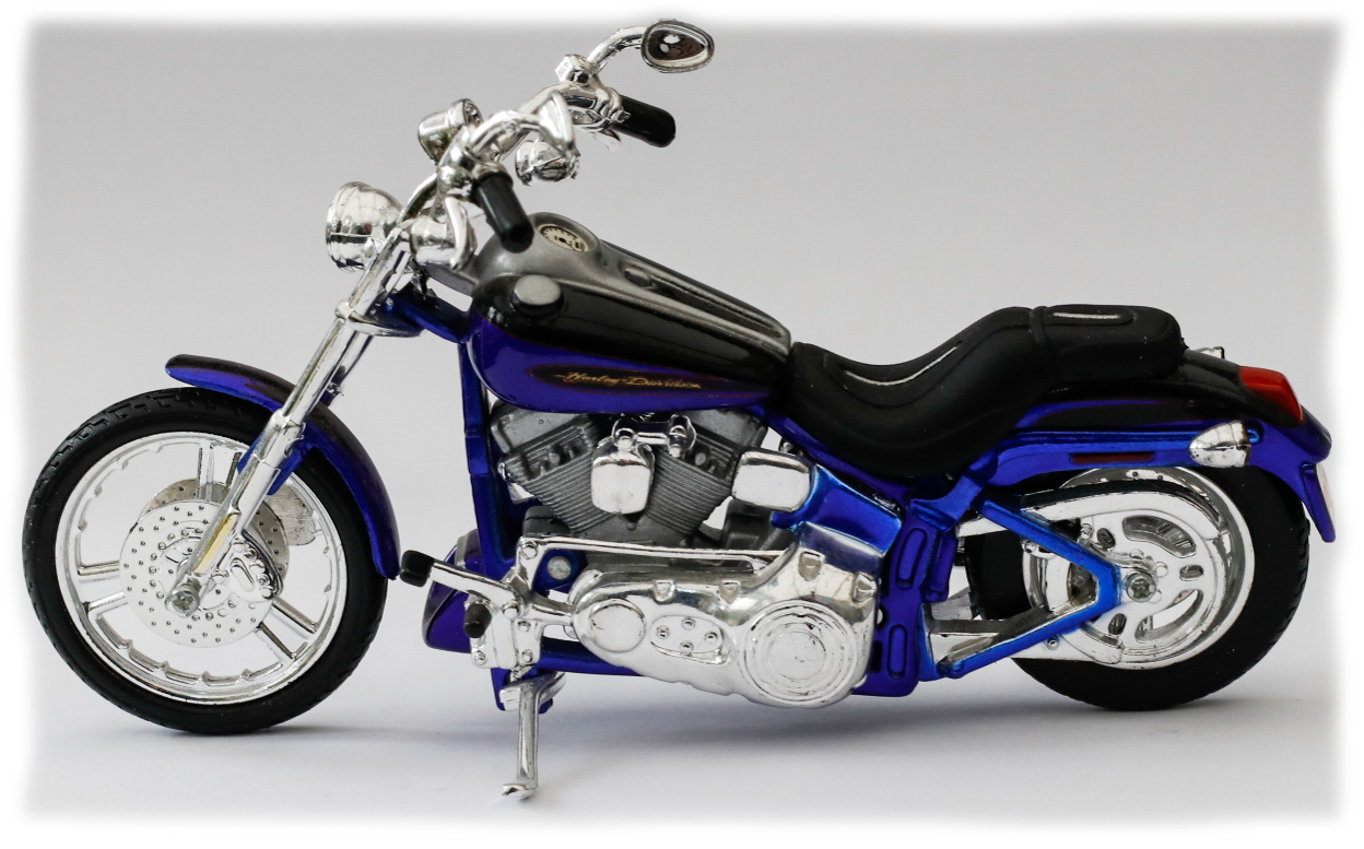 Maisto Harley Davidson FXSTDSE CVO 2004