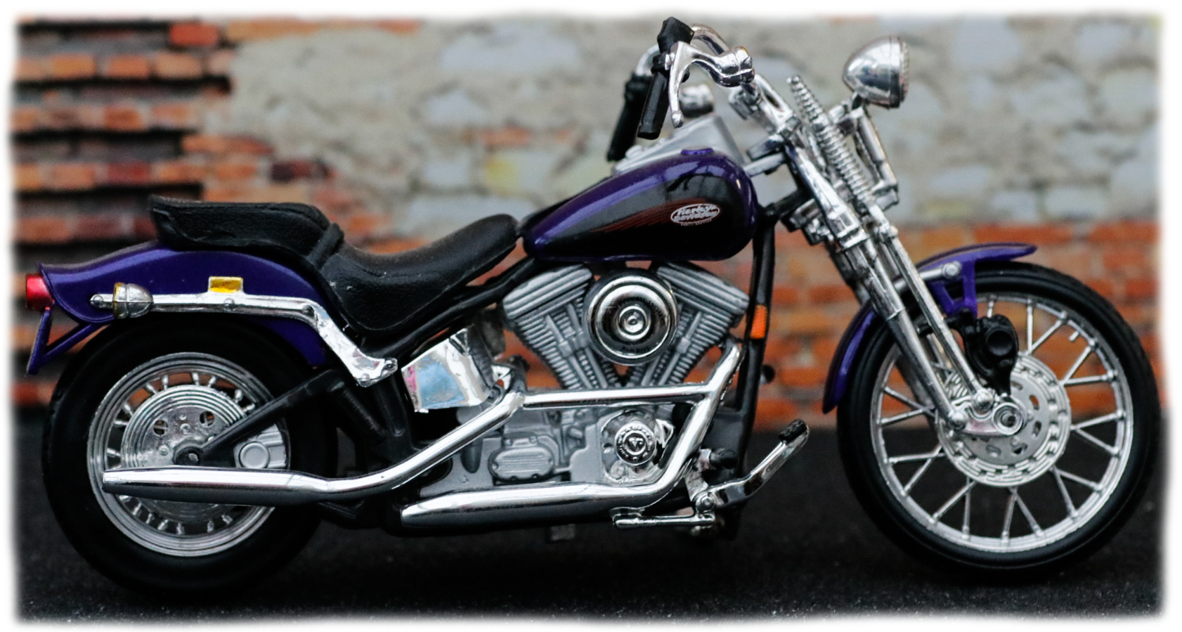 Maisto Harley Davidson FXSTS Springer Softail 1999