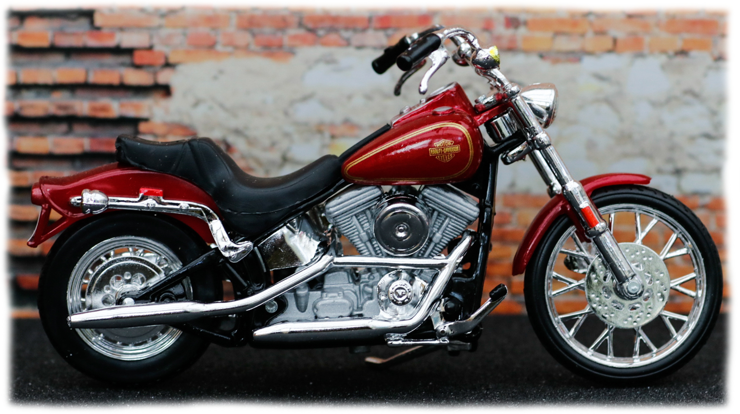 Maisto Harley Davidson FXST Softail 1984