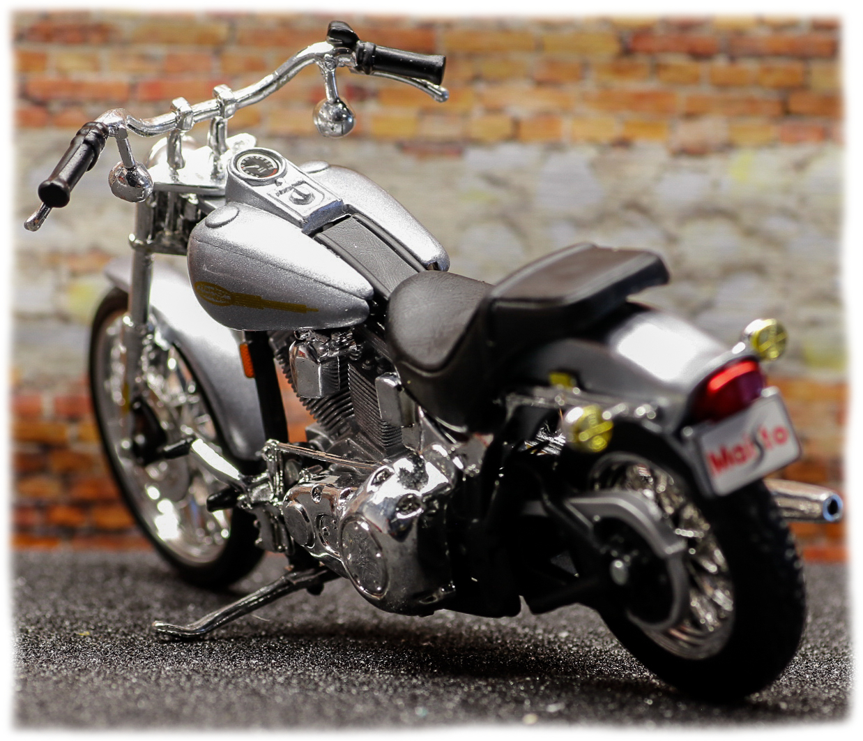 Maisto Harley Davidson FXST Softail Standard 2001