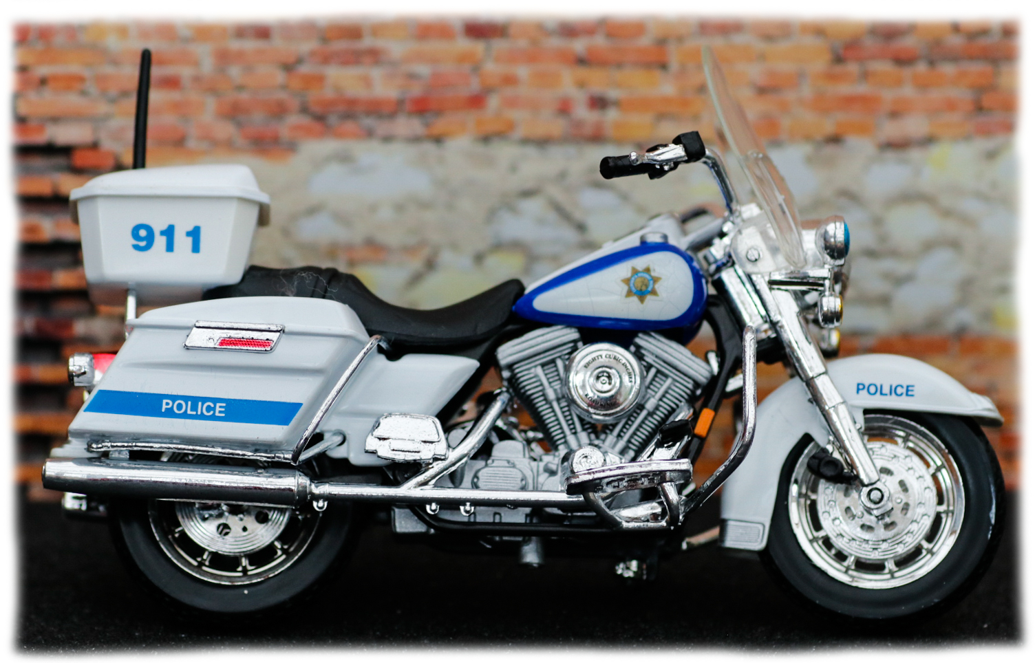 Maisto Harley Davidson California Highway Patrol