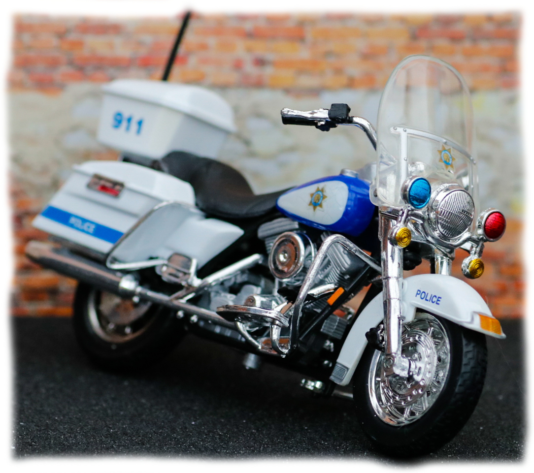 Maisto Harley Davidson California Highway Patrol