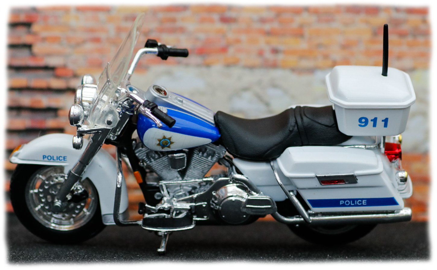 Maisto Harley Davidson California Highway Patrol
