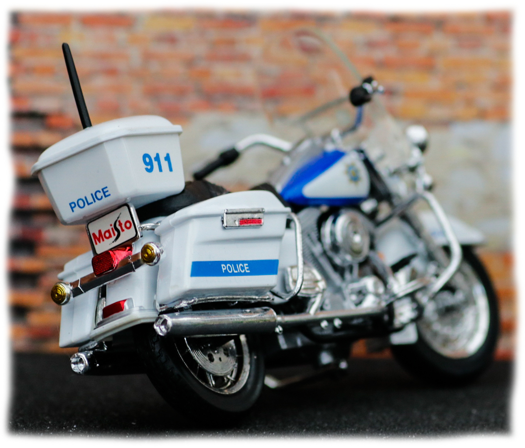 Maisto Harley Davidson California Highway Patrol