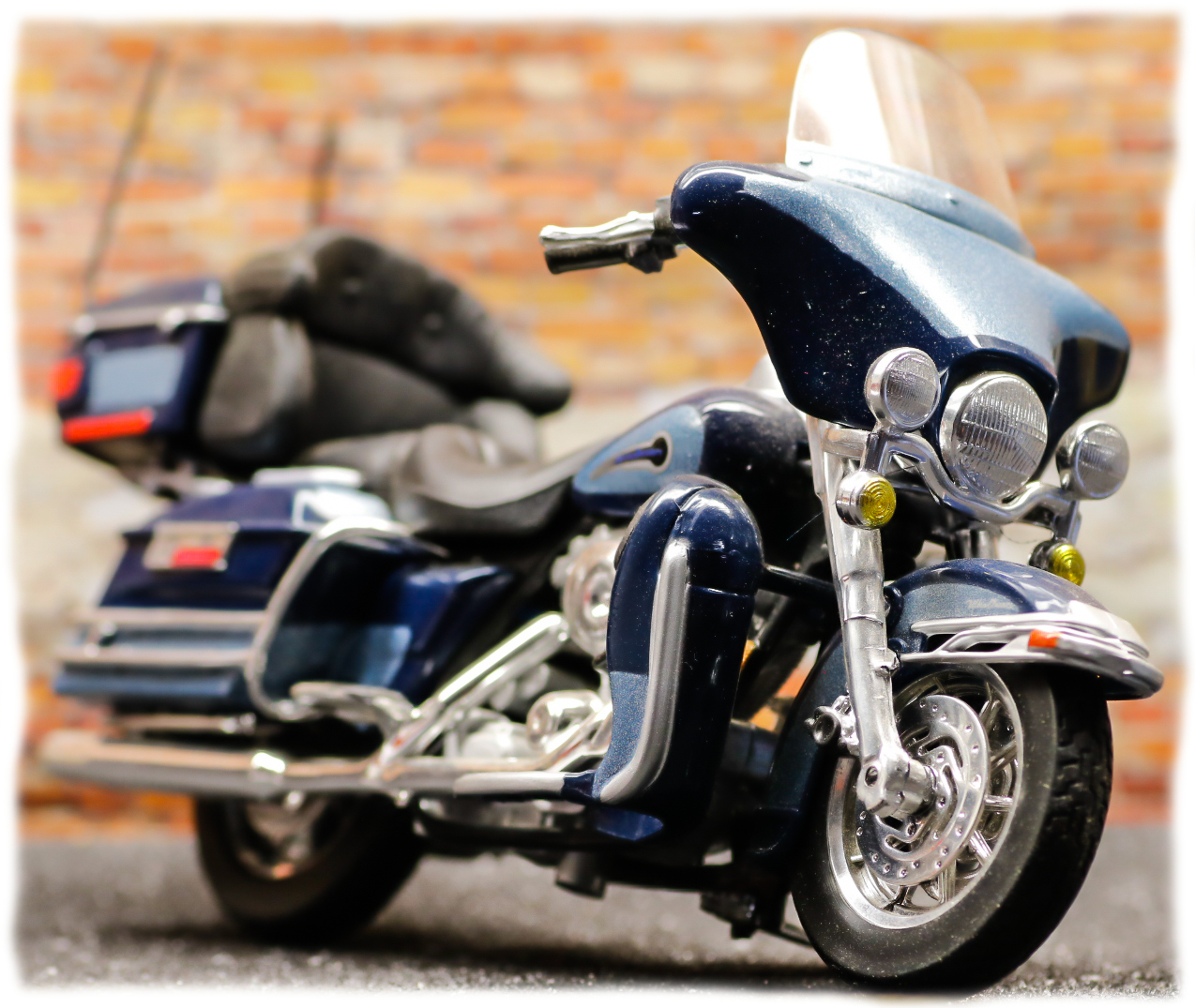 Maisto Harley Davidson FLHTCUI Peace Officer Special Edition 2002