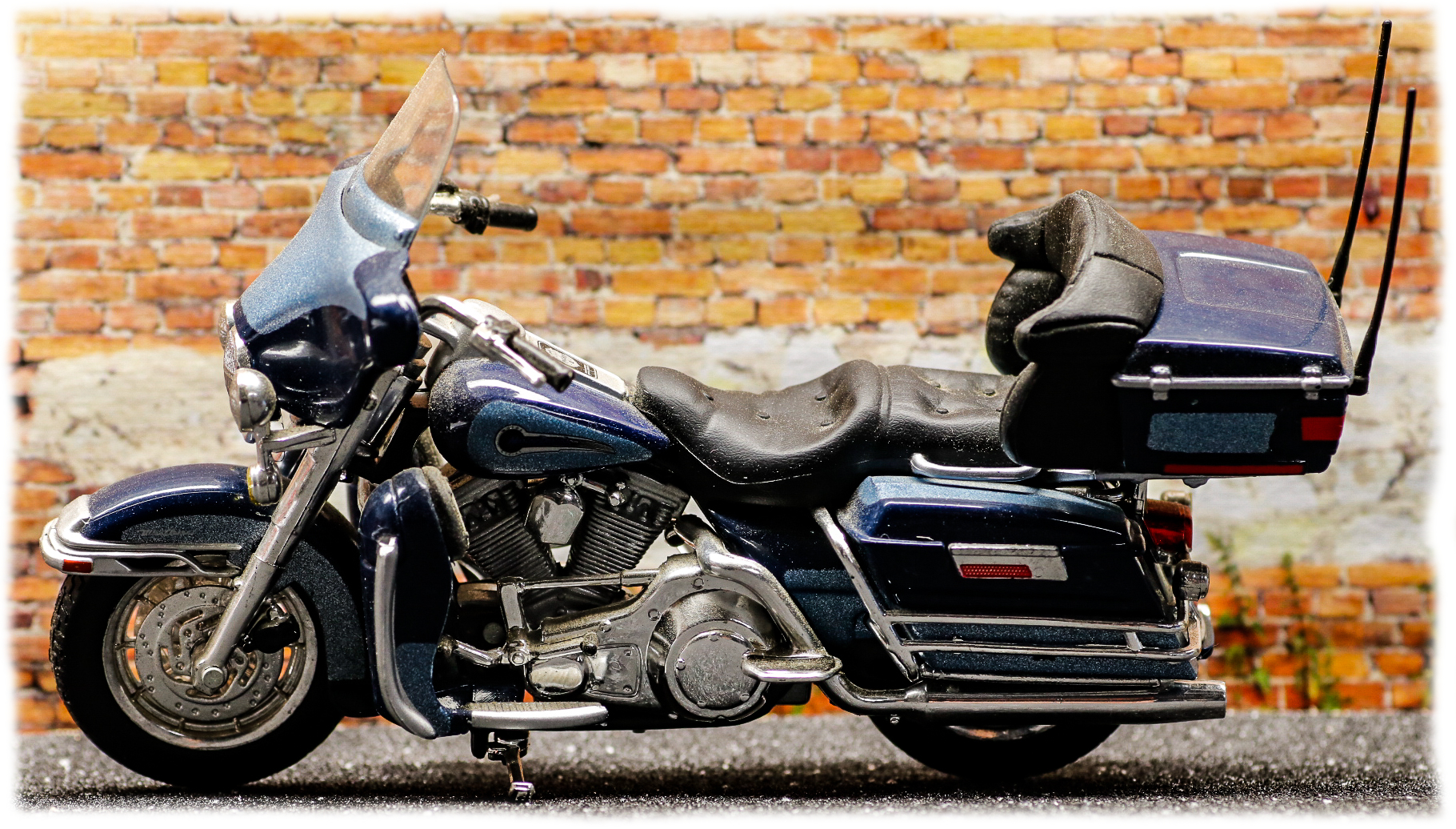 Maisto Harley Davidson FLHTCUI Peace Officer Special Edition 2002