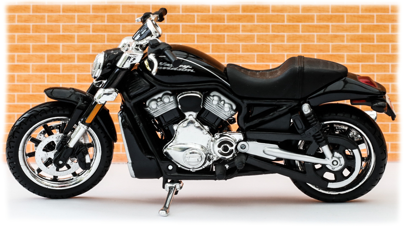 Maisto Harley Davidson VRSCR Street Rod 2007