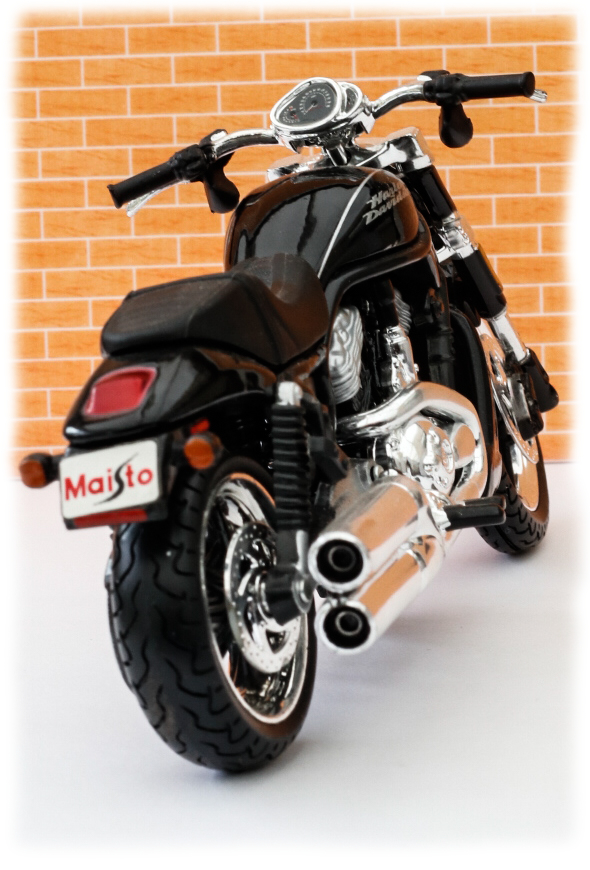 Maisto Harley Davidson VRSCR Street Rod 2007